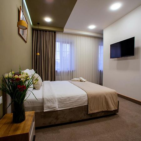 The House Hotel Yerevan Luaran gambar