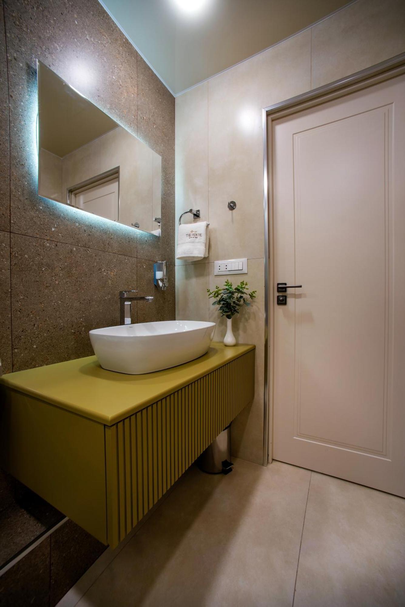 The House Hotel Yerevan Luaran gambar